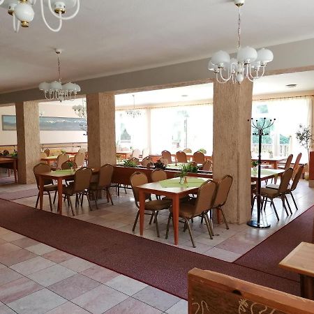 Bungalovy Pri Hoteli Spojar Žiar Exterior foto